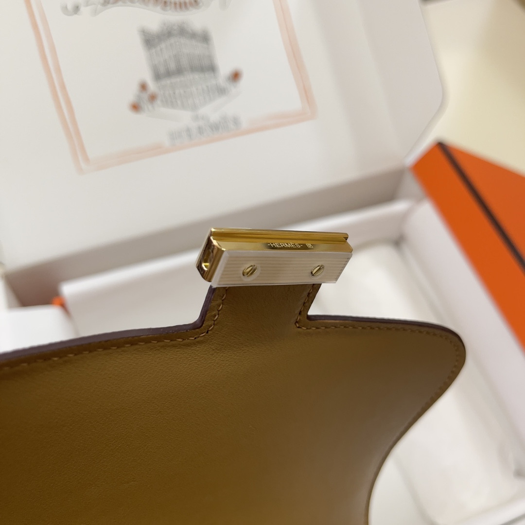 Hermès Constance 19 Epsom Gold Hardware 7.25" x 6.25" x 2.25"