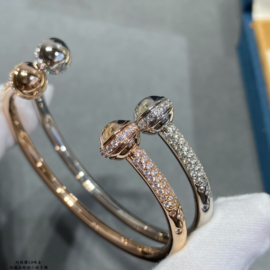 piaget fully Di*m*nd-encrusted rotating ball bracelet