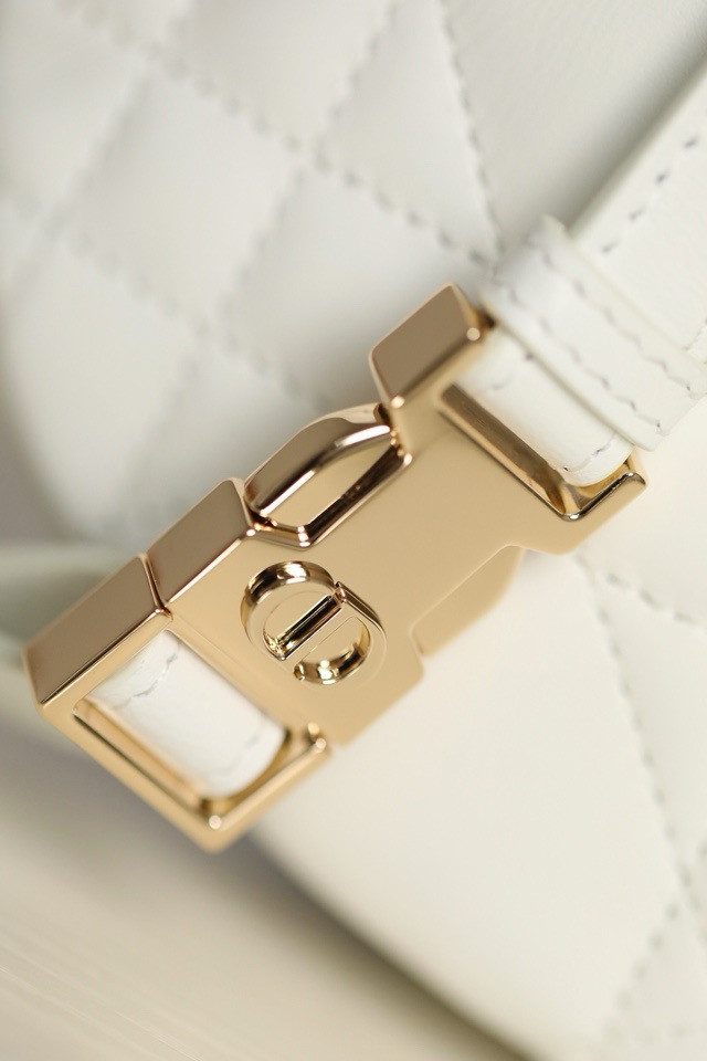 lambskin cannage medium D*or vibe hobo bag white