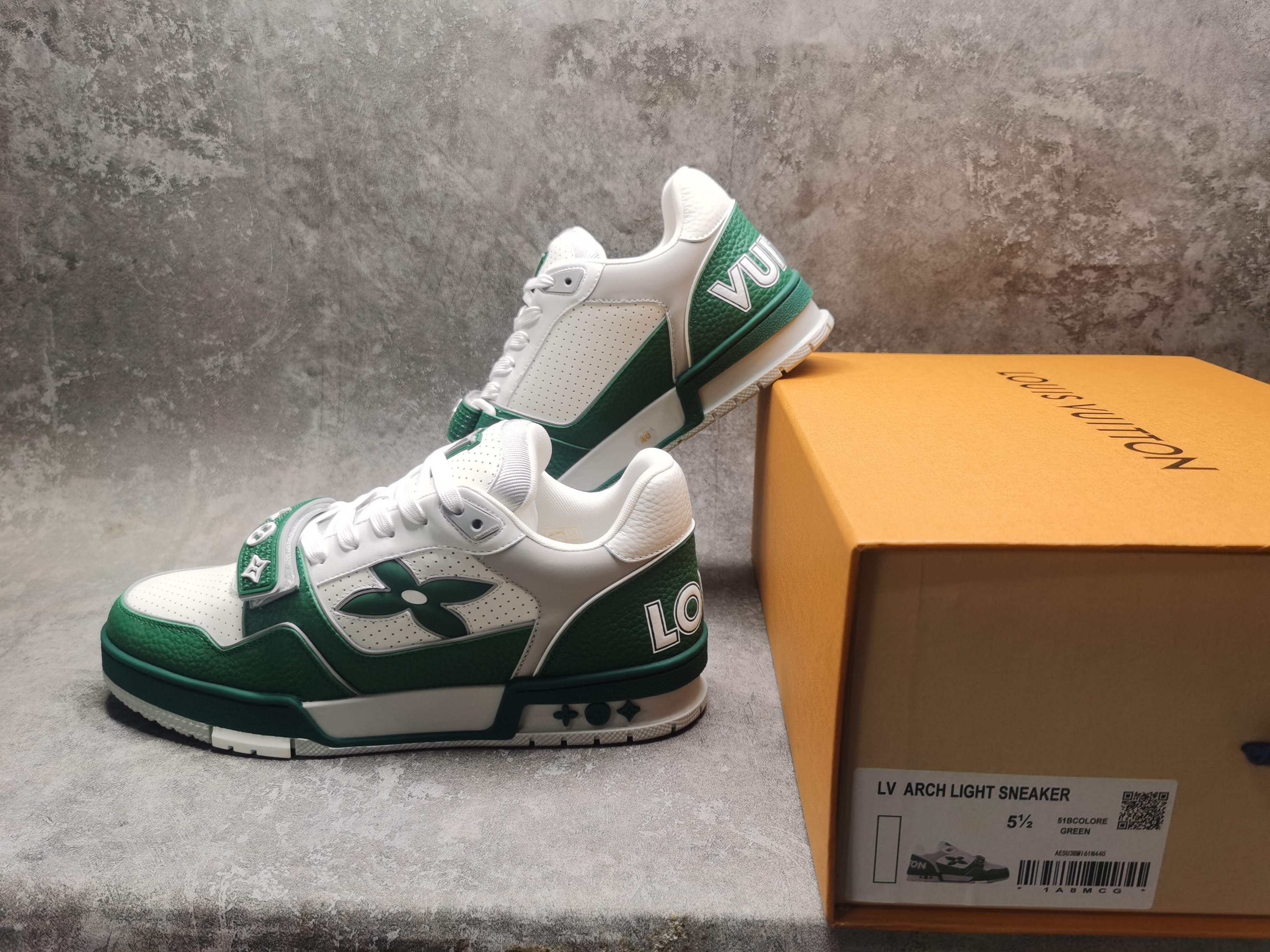 UA LV Trainer Sneaker