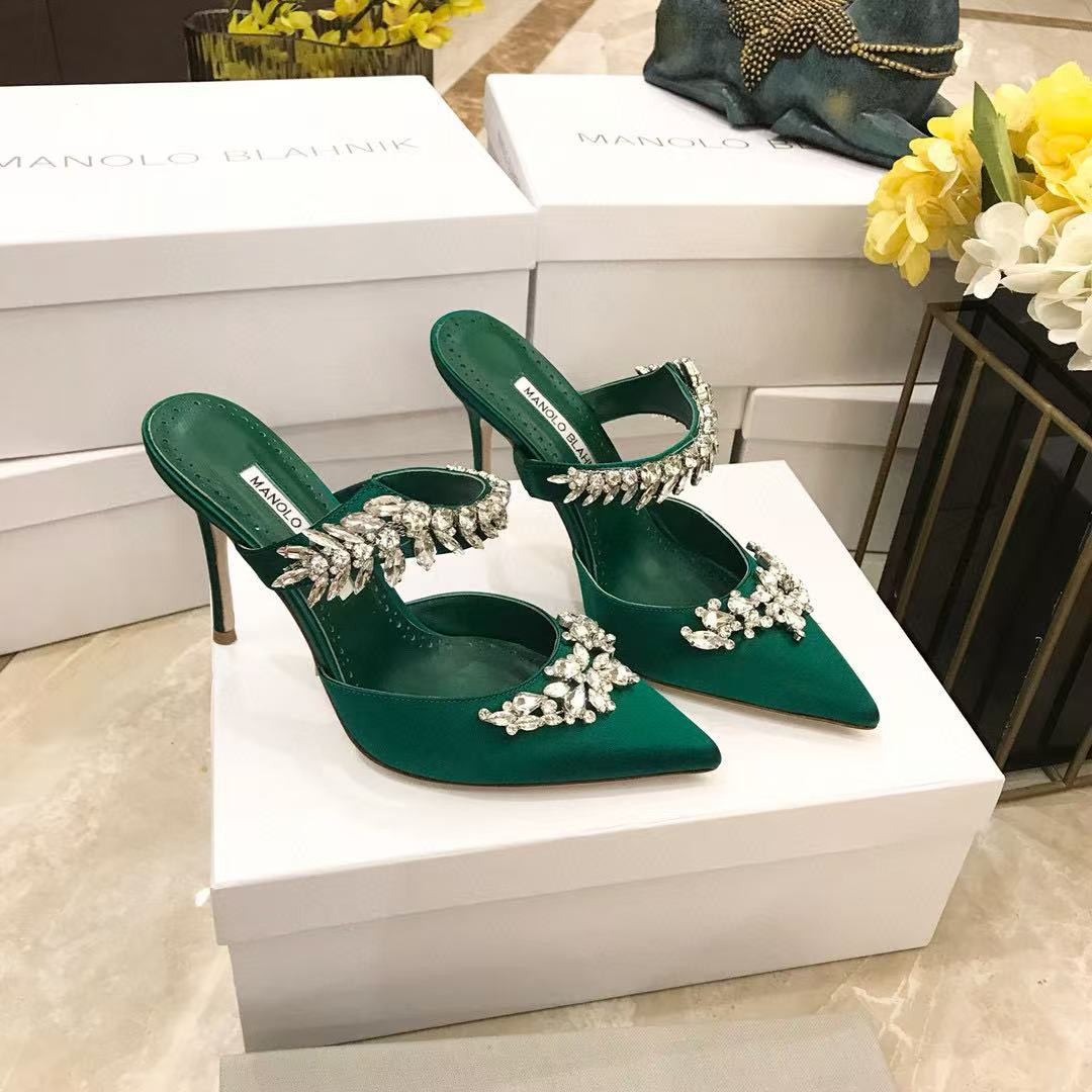 UA MANOLO BLAHNIK Shoes
