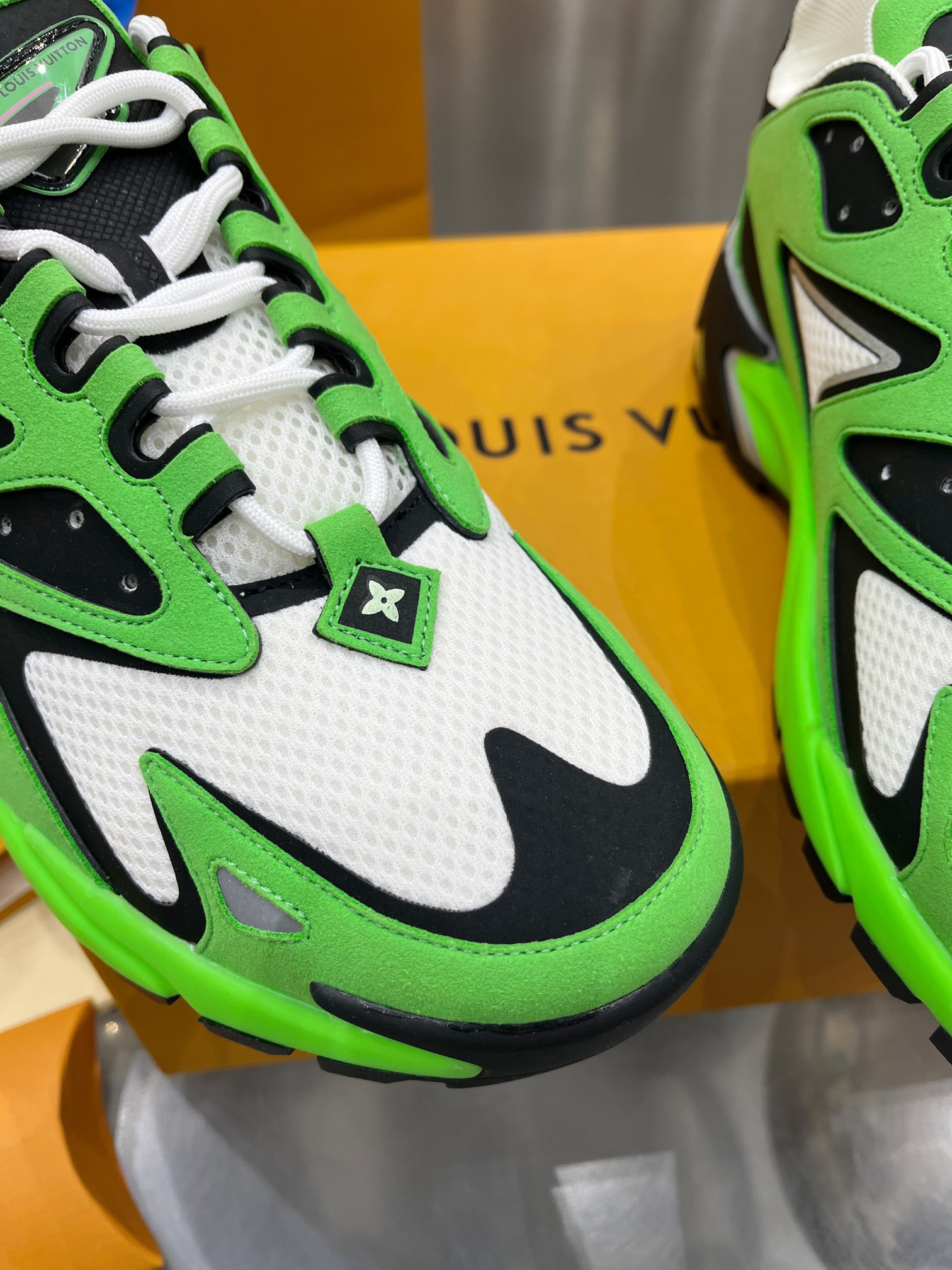 LV Runner Tatic Green