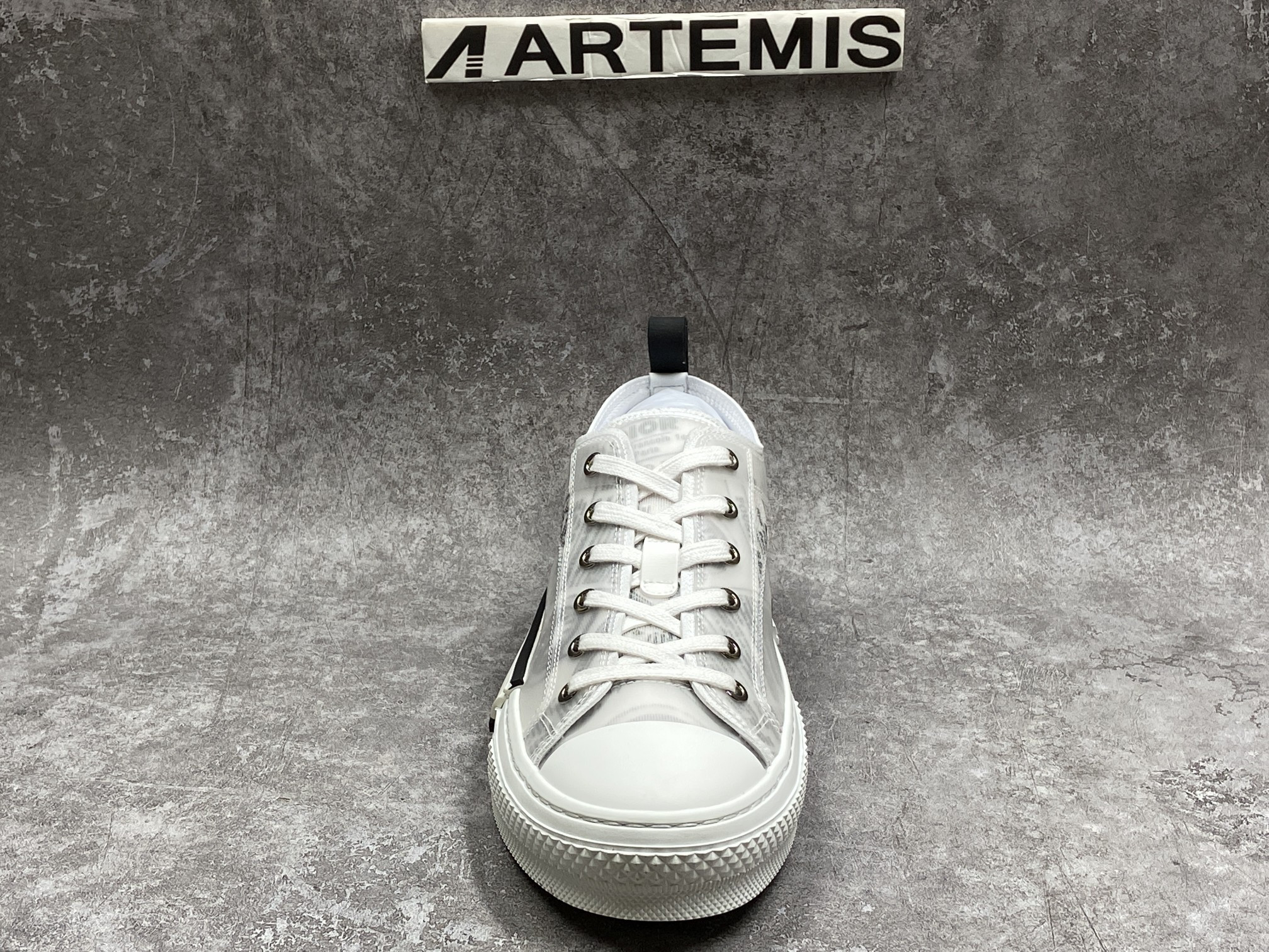 D*or b23 low top daniel asham newspaper