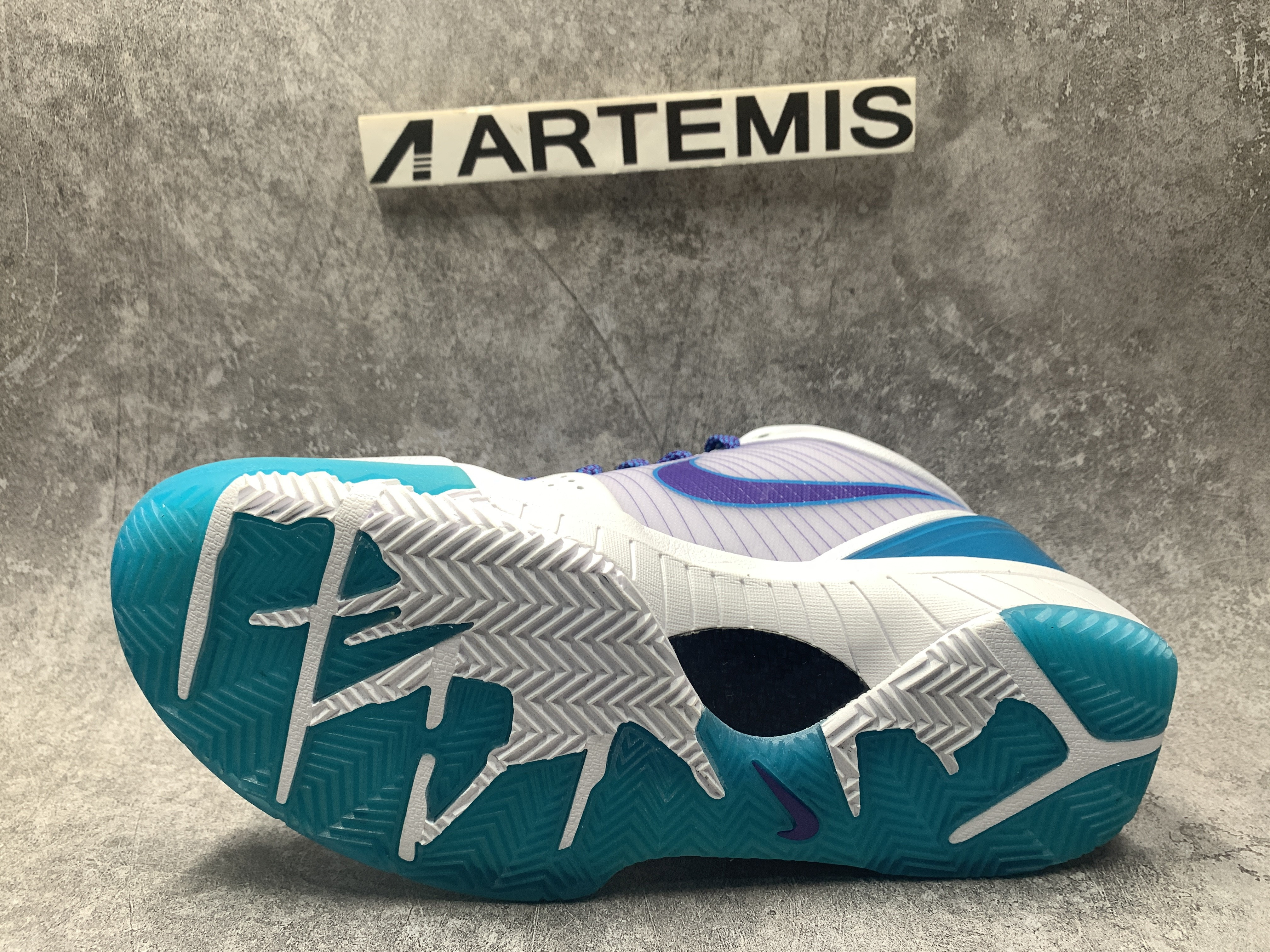 Nike Kobe 4 Protro Draft Day Hornets