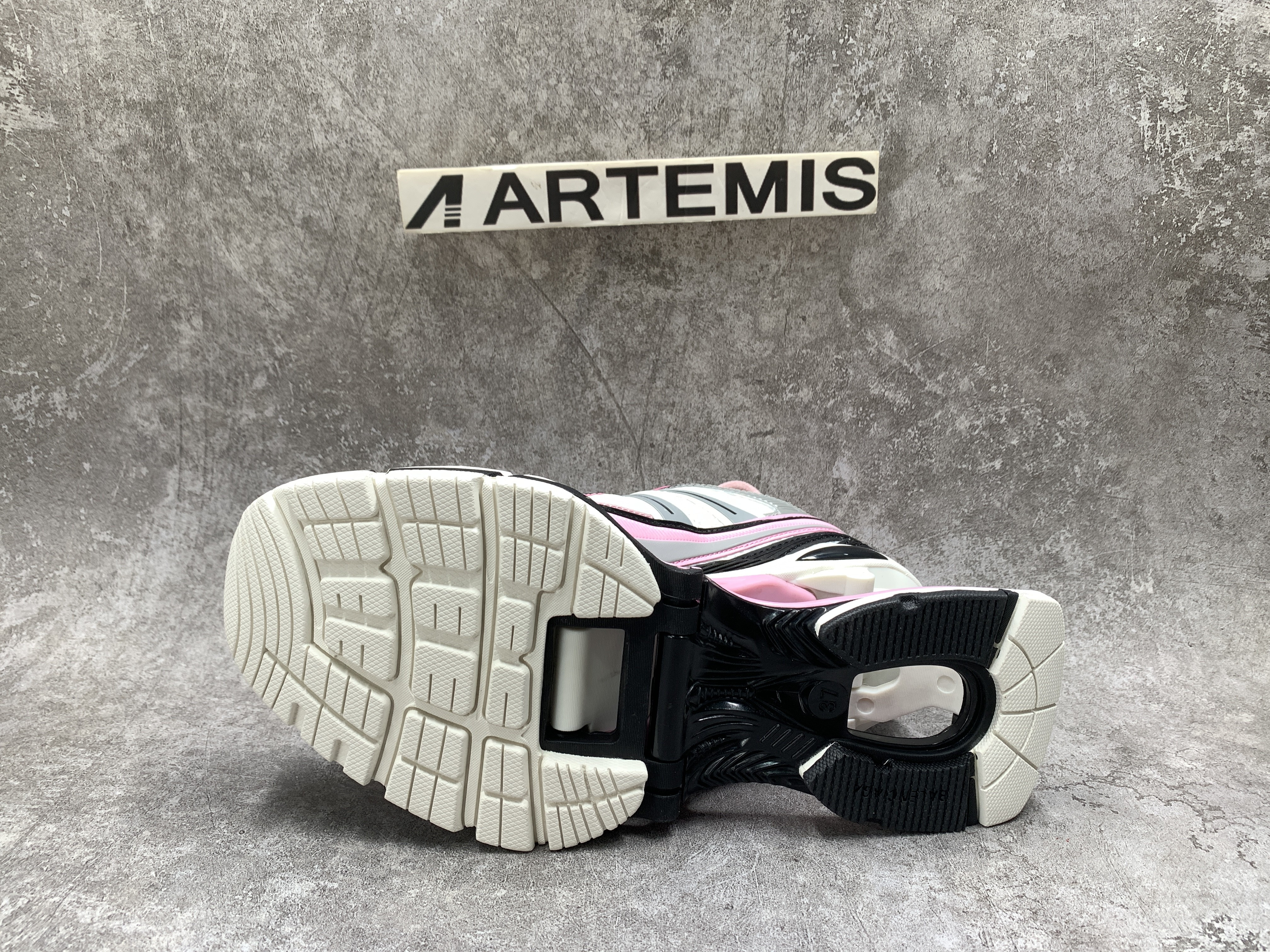 Balenciga X-Pander Pink Silver