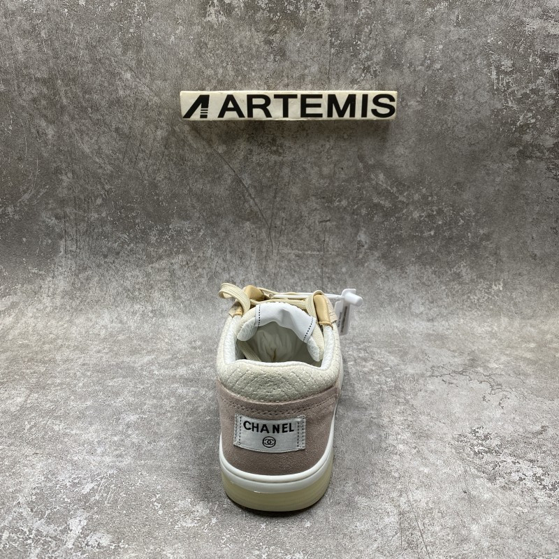 channel 22c Di*m*nd sports shoes in pink