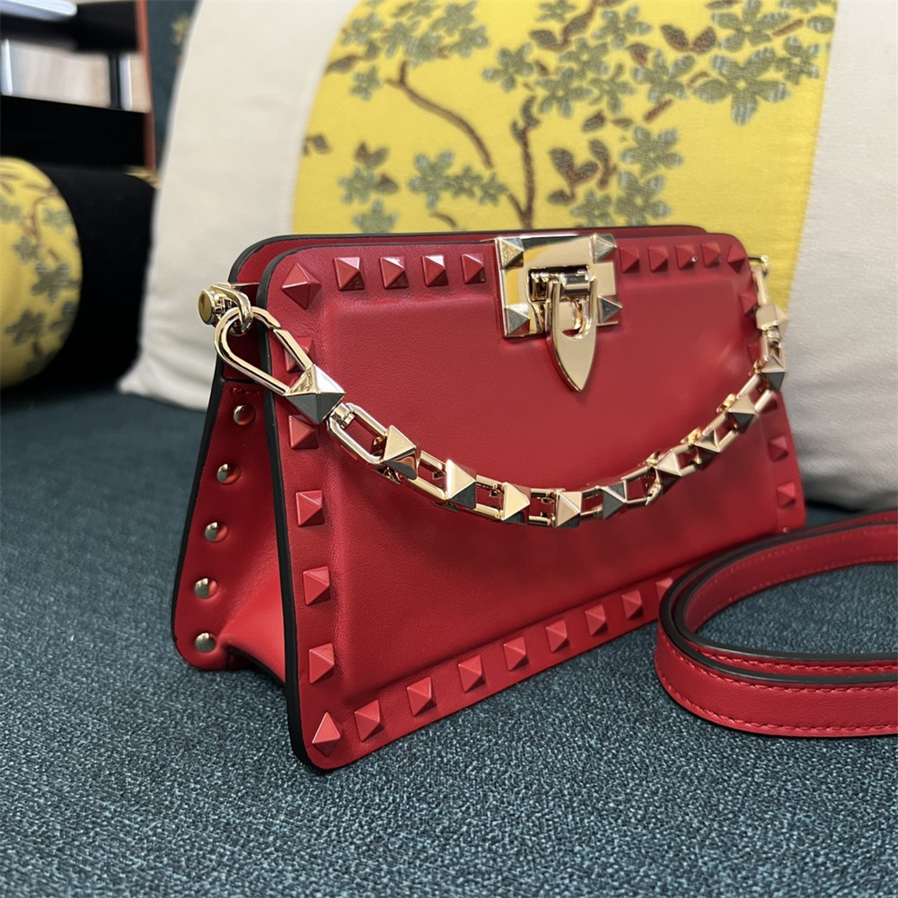 VALENTINO GARAVANI ROCKSTUD23 SMALL SMOOTH CALFSKIN SHOULDER BAG RED