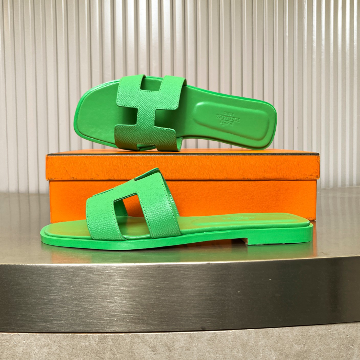 UA Hermès Oran sandal