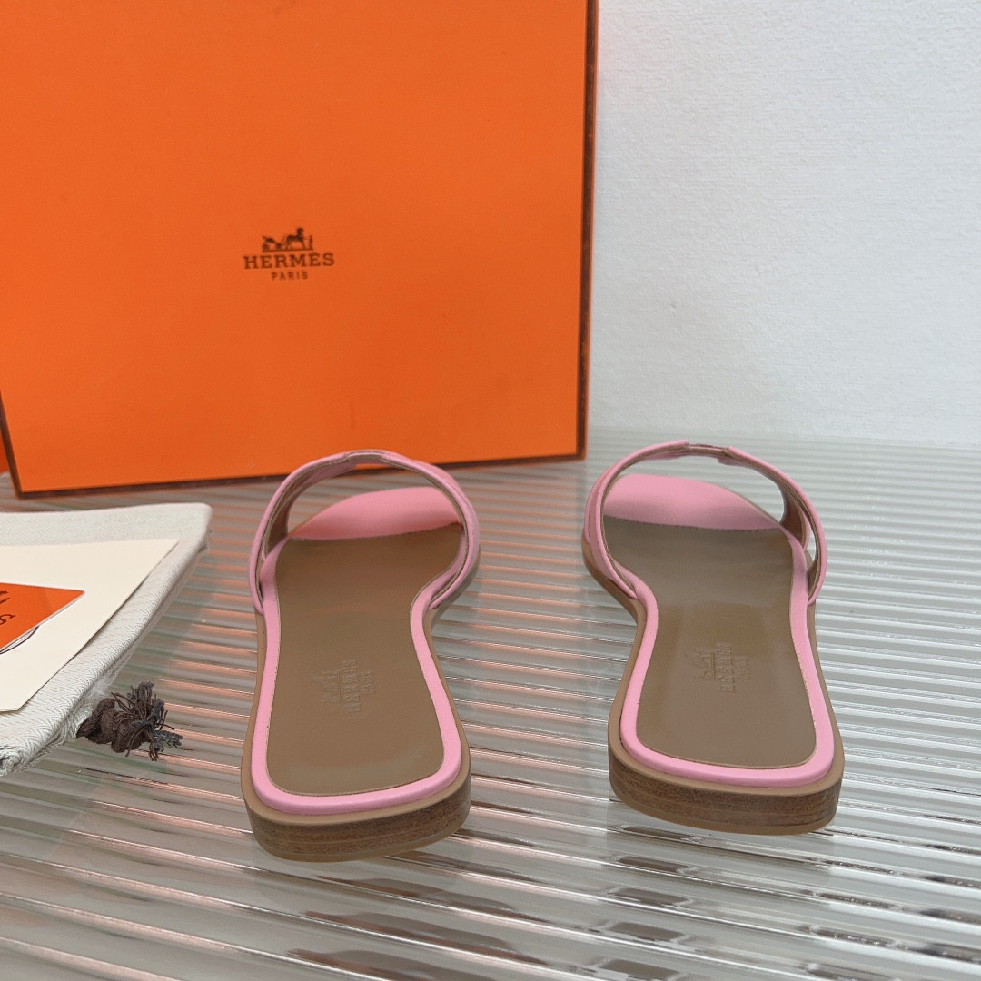UA Hermès Oran sandal