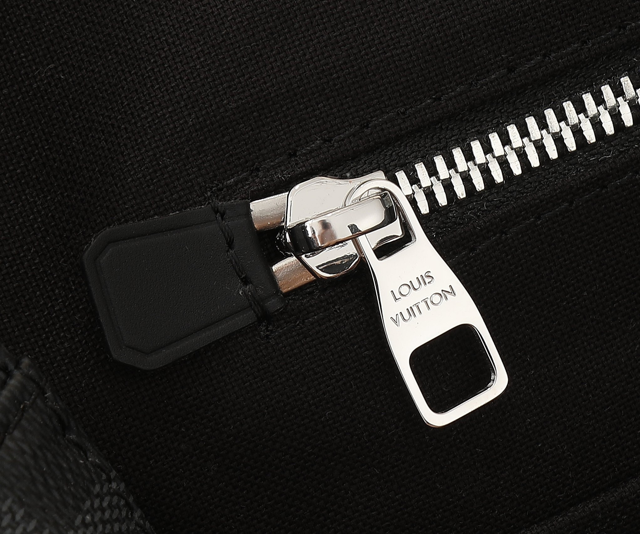 LV Christopher MM N41379 15 x 17.3 x 4.9 inches