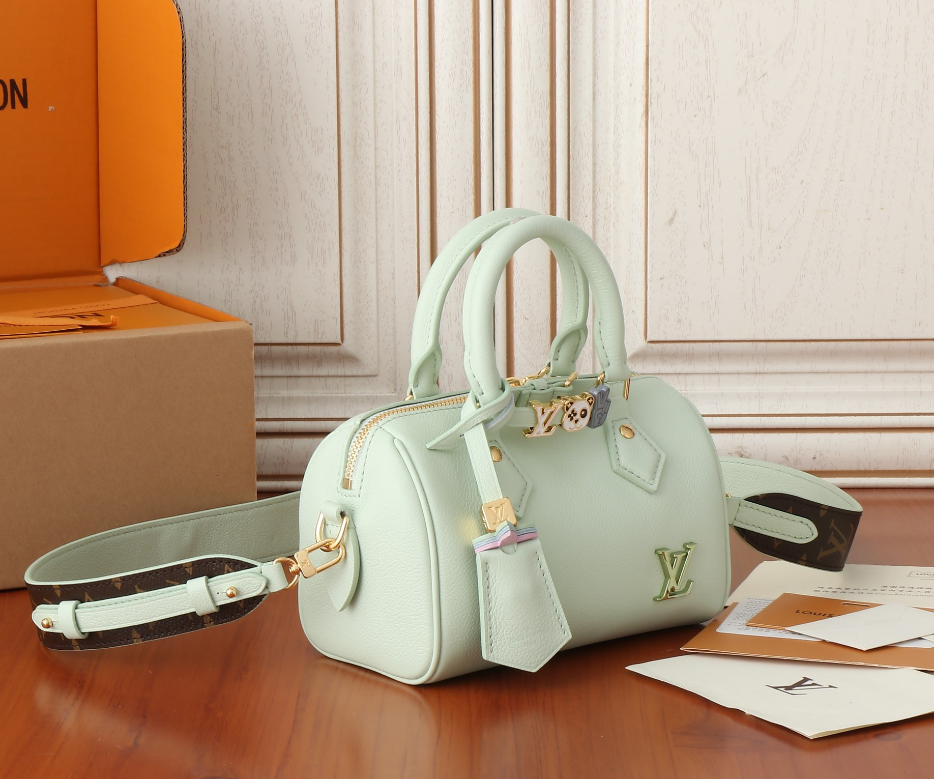 LV Speedy 18 M24605 18x12.5x11CM