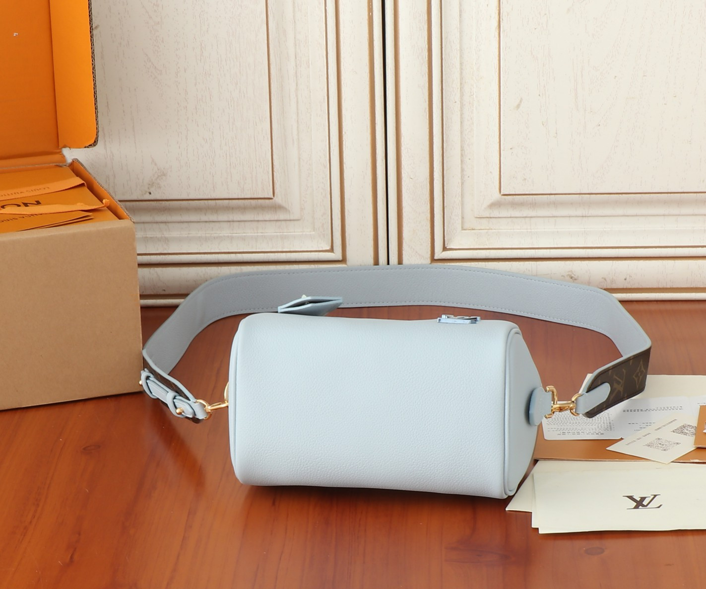 LV Speedy 18 M24604 18x12.5x11CM