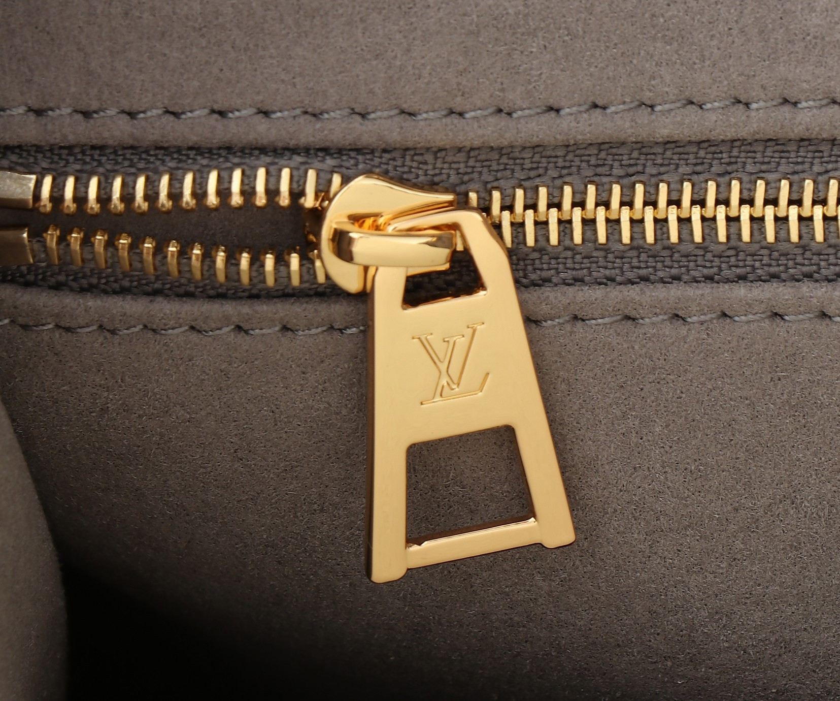 LV Monogram Ink Small OnTheGo M12465 25x19x11.5CM