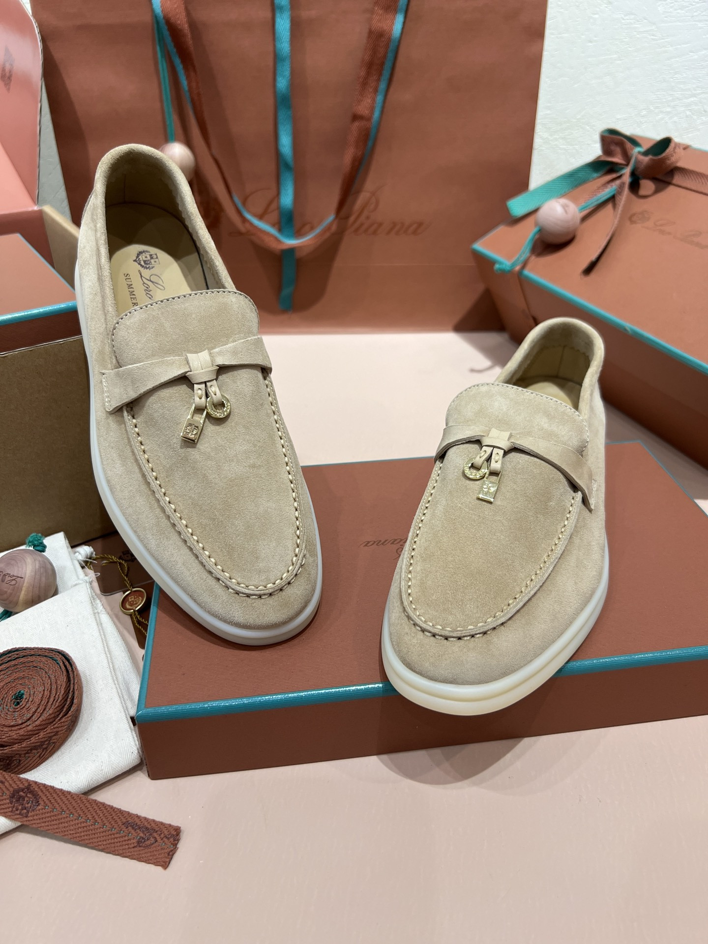 ua L**o p*ana summer charms walk loafers