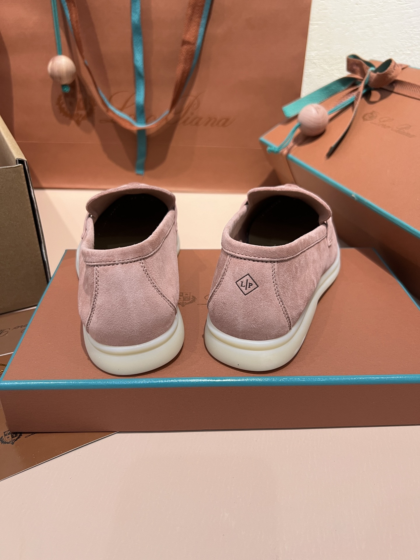 ua L**o p*ana summer charms walk loafers