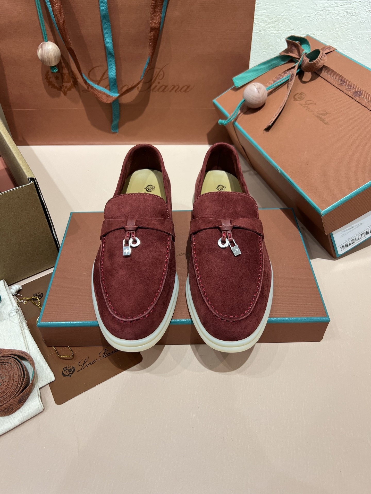 ua L**o p*ana summer charms walk loafers