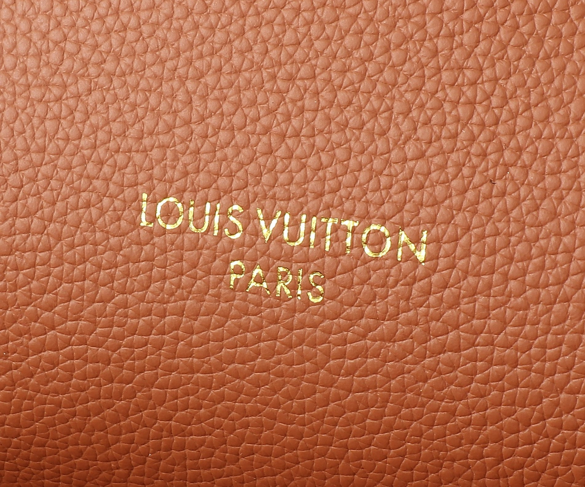 LV Low Key Cabas MM M25342 47x30x14cm