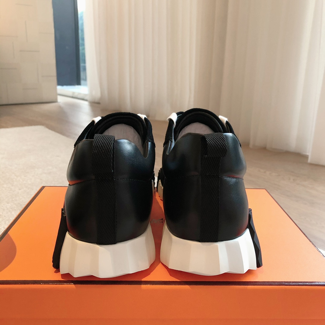 UA Hermès Bouncing Sneaker